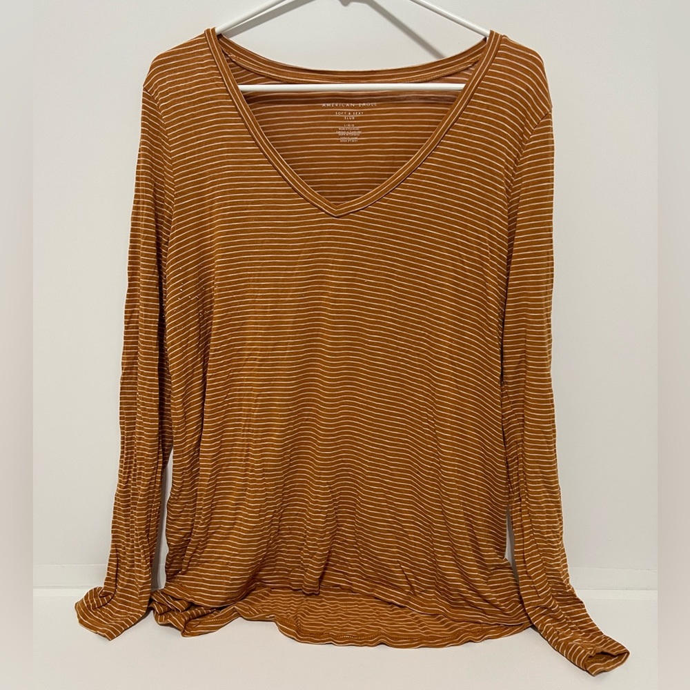 American Eagle soft & sexy v-neck top